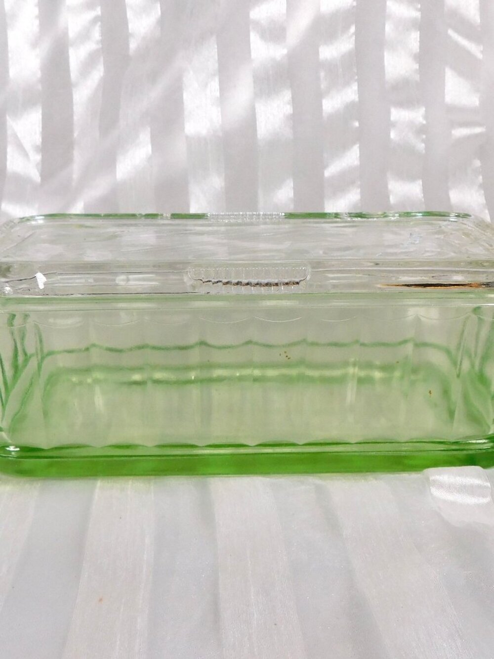 Green Glass Refrigerator Bin with Clear Lid # 26588